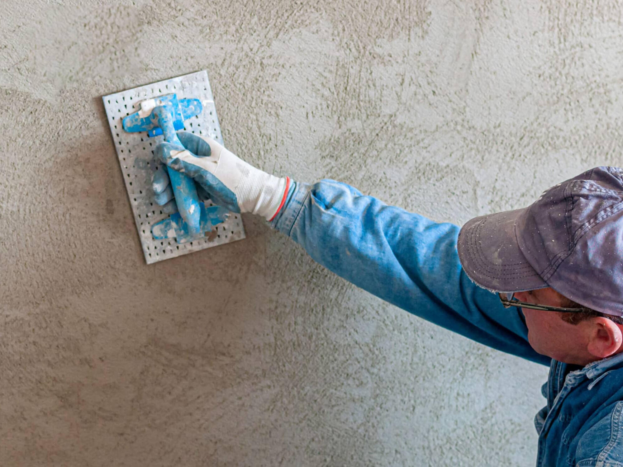 STUCCO RESTORATION & REFINISHING